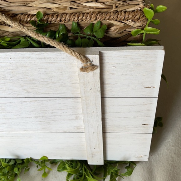 Farmhouse Whitewash Leaves Welcome Sign - Picture 4 of 8